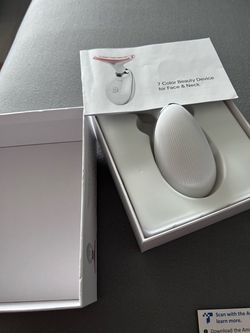 7 Color Beauty Device for Face & Neck
