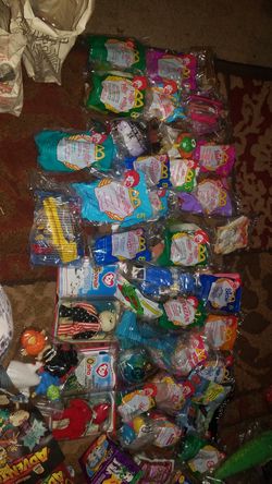 Vintage McDonalds, burgerking,and Wendy's unopened toys