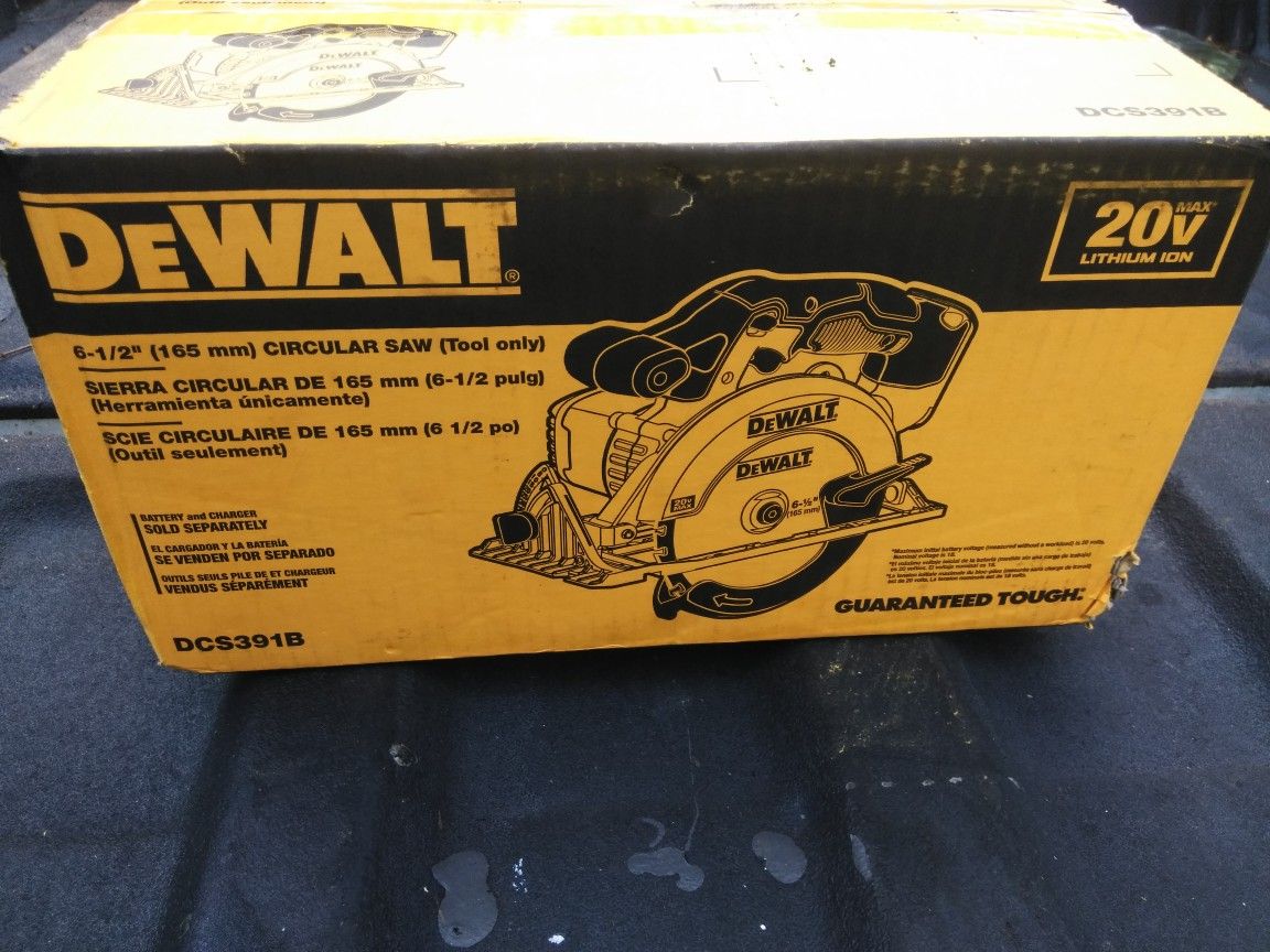 DeWalt Circular saw tool only new