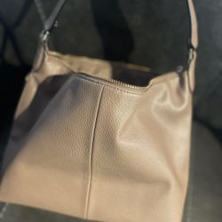 Medium tote,others listed 