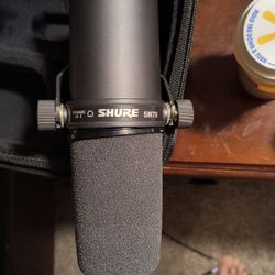 Shure SM7B Microphone 