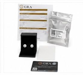 💎 1 Carat VVS1 Moissanite Stud Earrings – Diamond-Like Sparkle