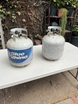 Propane gas tank