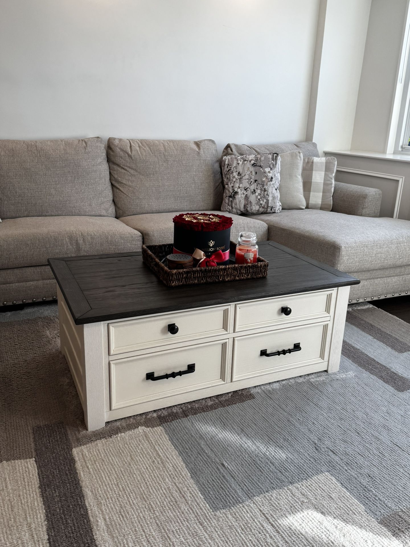 Lift-top Storage Coffee Table