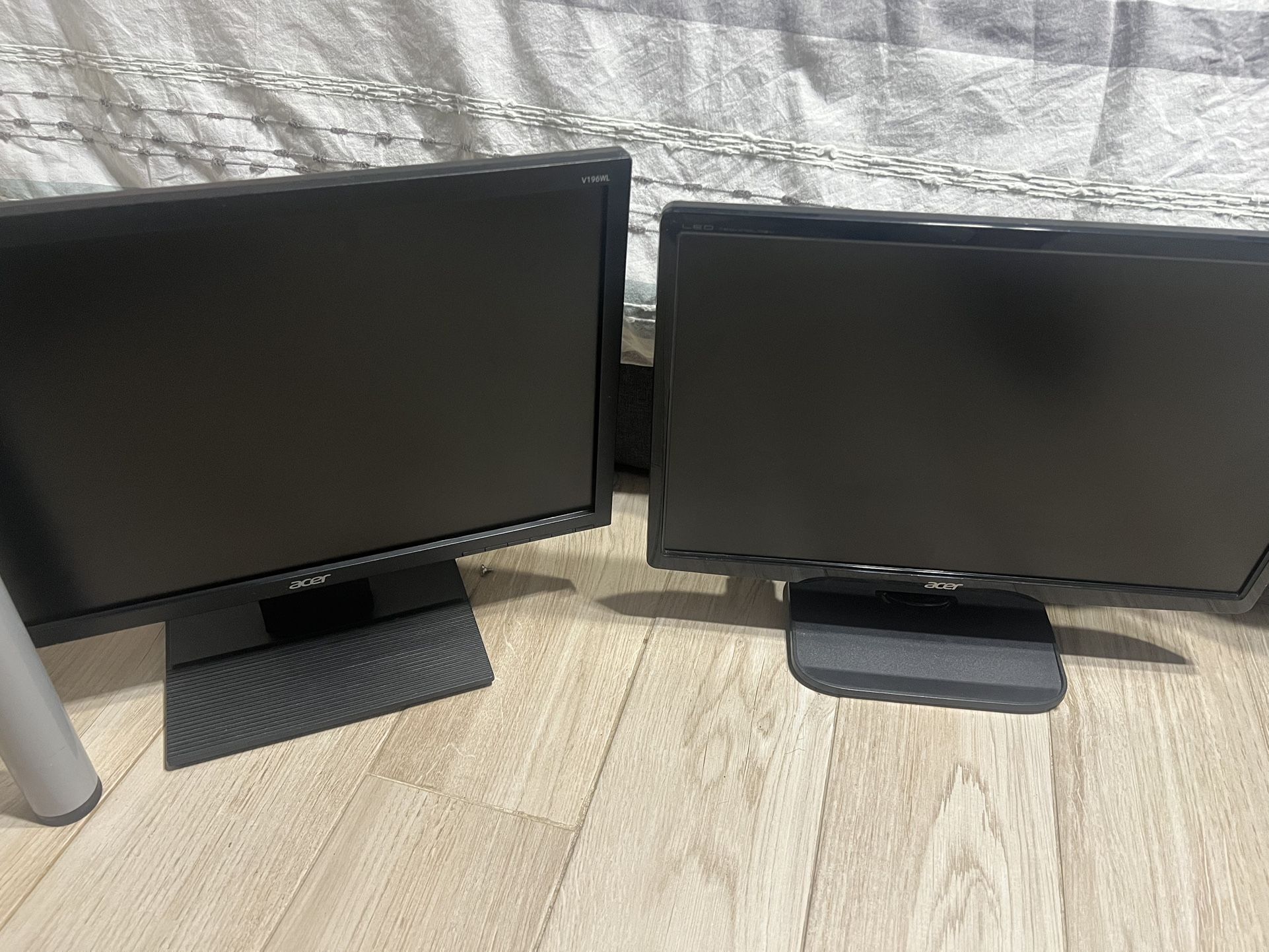 Cheap monitors 20 inch  works perfectly