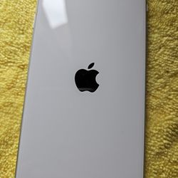 iPhone SE Color White Unlocked Like New 