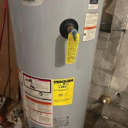 40 Gallon Whirlpool Water Heater (Gas)