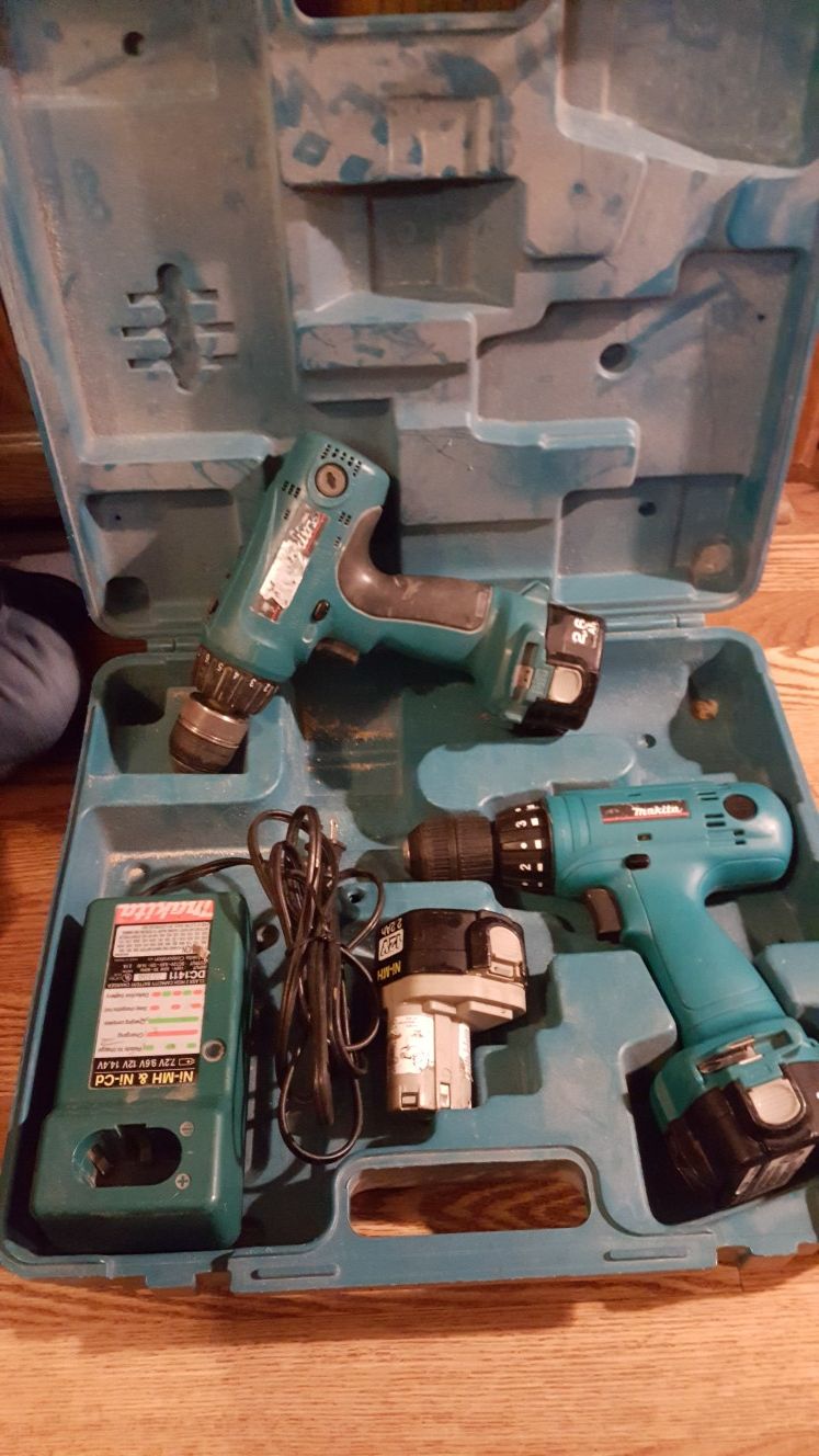 Makita 12v drills, batteries, charger