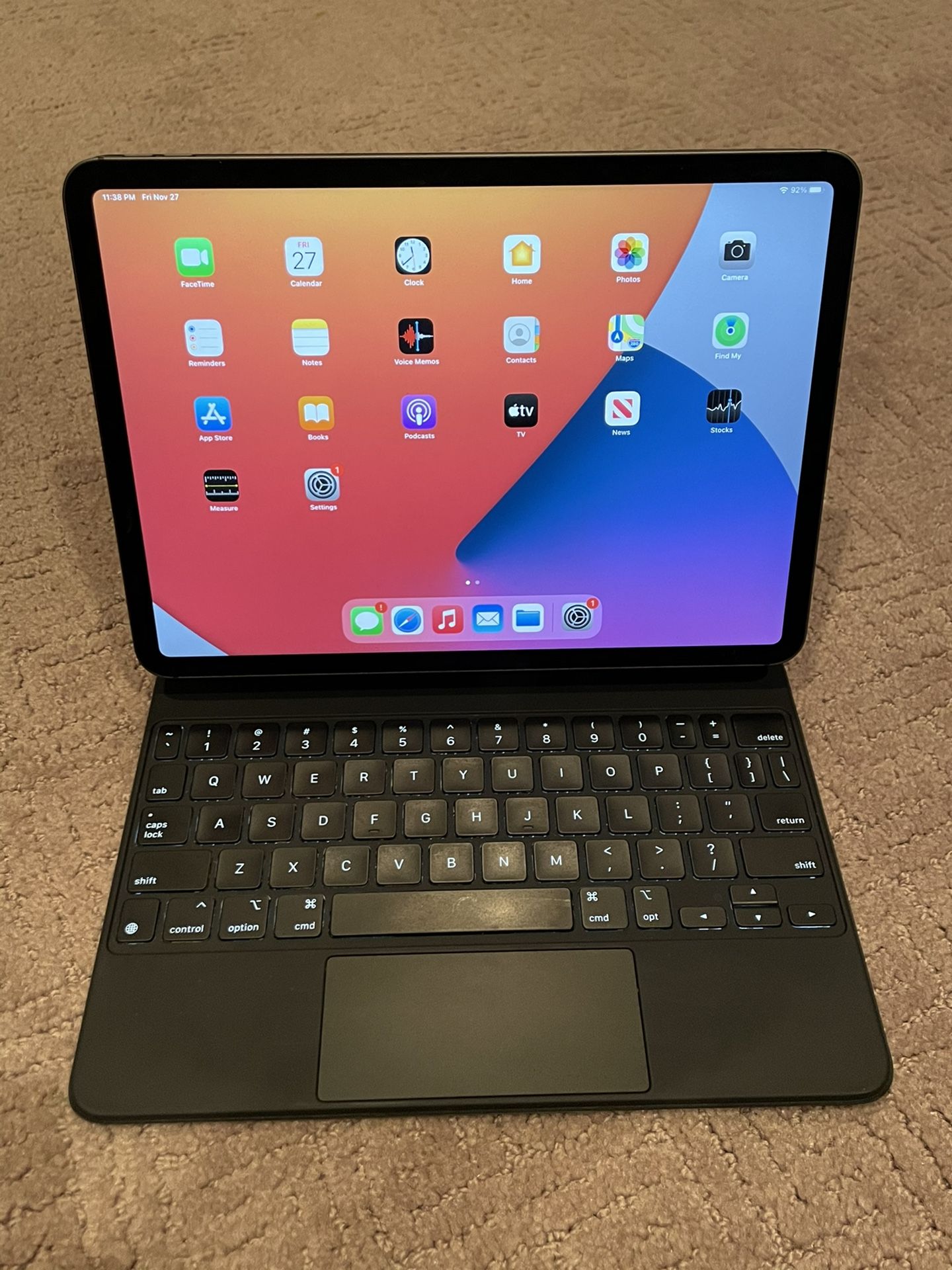 iPad Pro 2020 11” Unlocked W 1TB Storage Wifi Plus Cellular W Apple Magic Keyboard Save $500!!!!