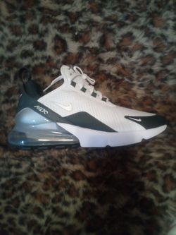 Air Max 270 women's sneaker size 8