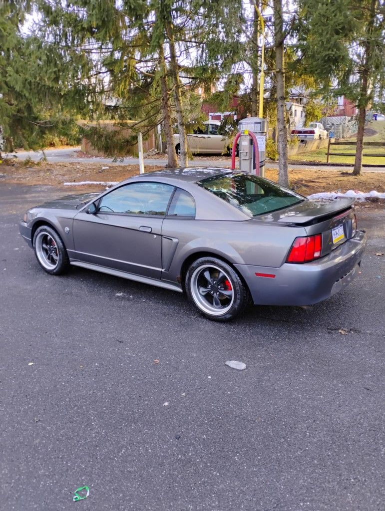 2004 Ford Mustang