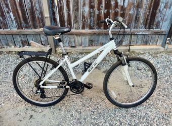 GT women’s hybrid mountain bike