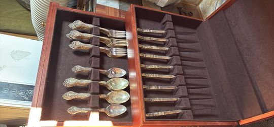 Silver-Tone Flatware Set in Wooden Case