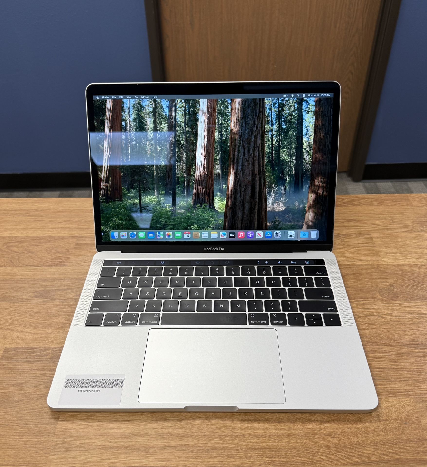 13" MacBook Pro Touchbar*2.4Ghz Intel Core i5*256GB SSD*16GB RAM