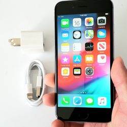 iPhone 6 - UNLOCKED - Like New 