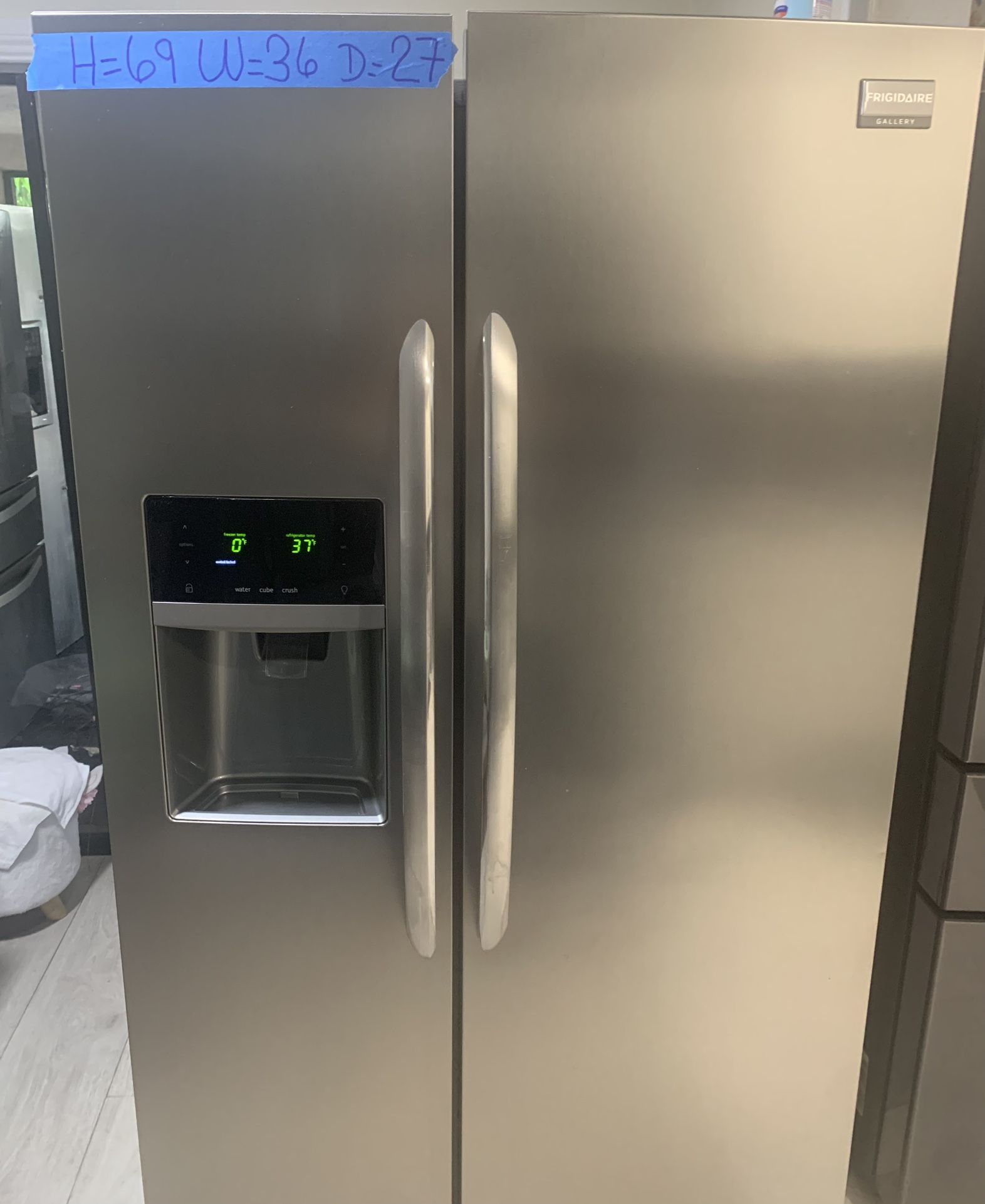Frigidaire Fridge Side By Side Working Good for Sale in Pompano Beach, FL OfferUp