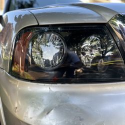 Lincoln Navigator Head Lights 
