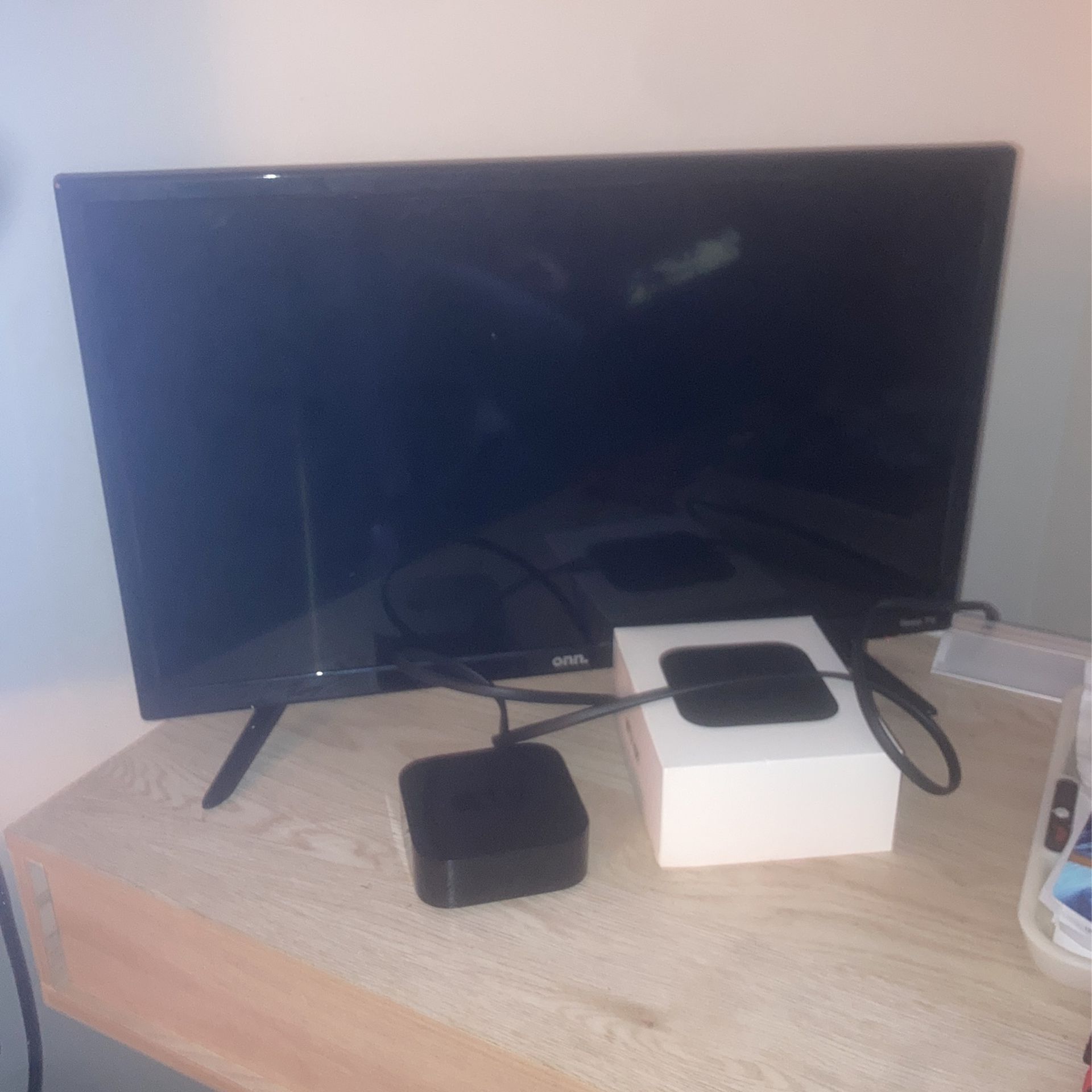 Apple Tv With Roku Tv Used Once 