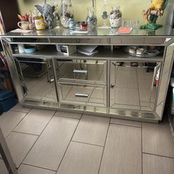 mirrored cabinet