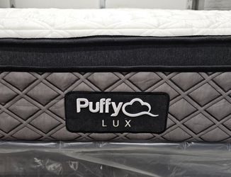 LIKE NEW! Puffy Lux Queen Hybrid Mattress - Delivery Available
