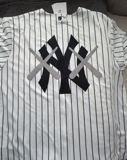 KAWS X NY YANKEES NIKE JERSEY SIZE XL (FROM FF2026)! LIMITED EDITION!