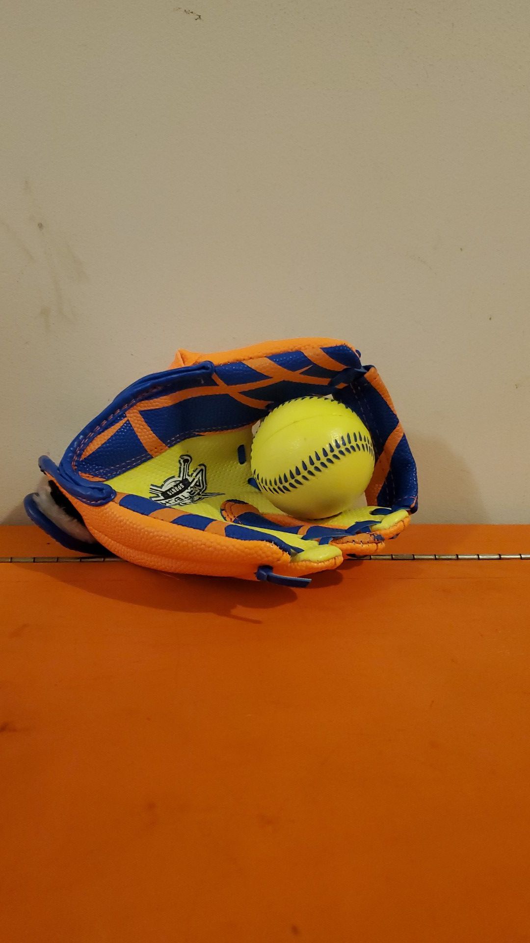 Franklin Baseball Glove with Ball.