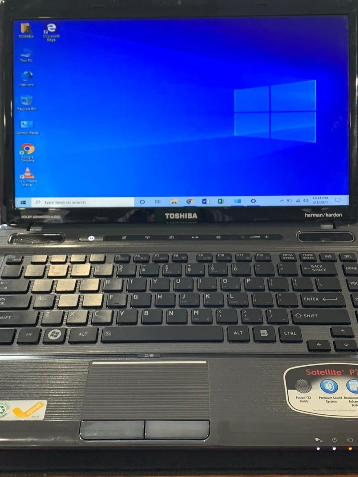 Toshiba satellite p745 Core i3 6GB RAM 120GB SSD