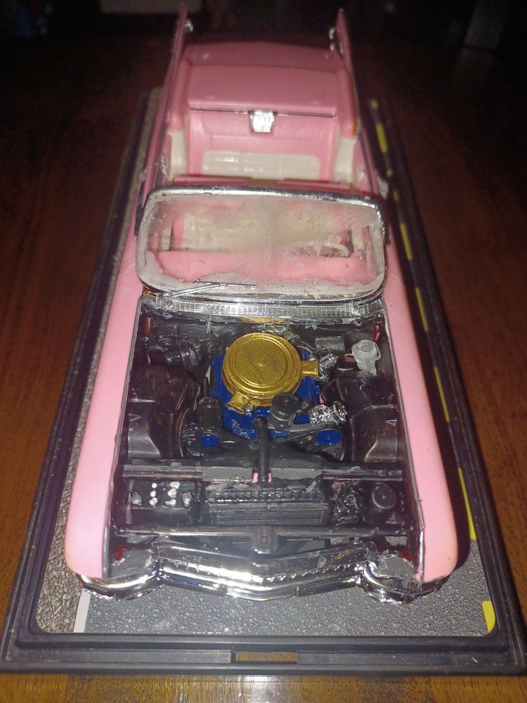READ(NOT DIE-CAST) 1959 CADILLAC EL DORADO,MISSING ONE WIPER, EXCELLENT FOR COLLECTION ONLY PICK UP