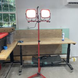 Craftsman Tripod light