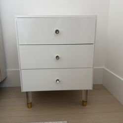 2 Nightstands 