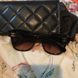 Chanel sunglasses for Sale in Long Beach, CA - OfferUp