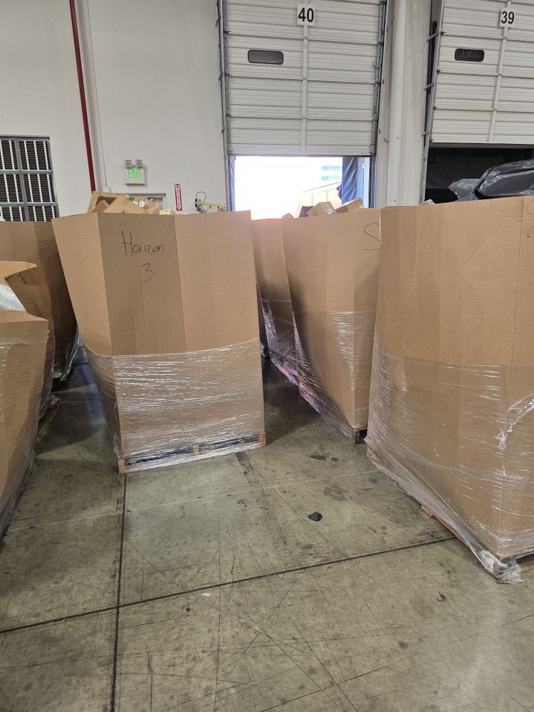 clothing pallet Gaylord