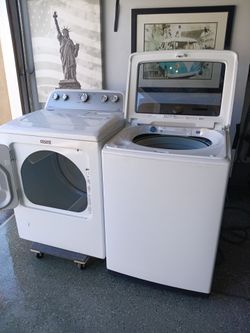 Moving sale. Washer and dryer set. Washing machine and gas dryer.
