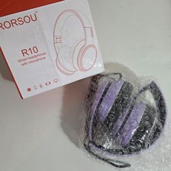 New wired headphones with a micophone