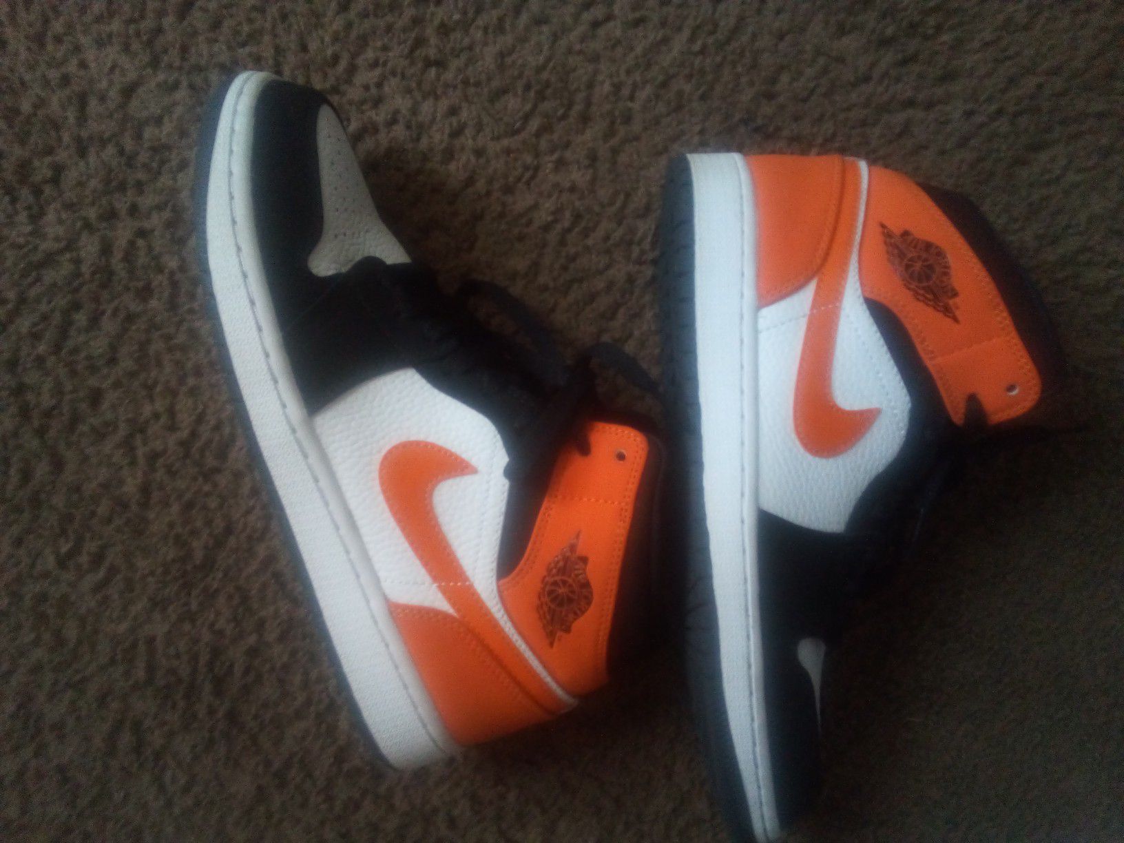 Nike Jordan 1s Size 9