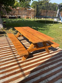 Picnic table