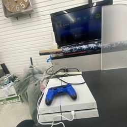 PS4 500GB 2 Controllers And Call Of Duty 