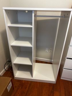 White mobile closet/amoire