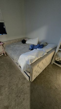 Upholstered Full Daybed with Trundle