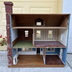 Vintage Dollhouse 