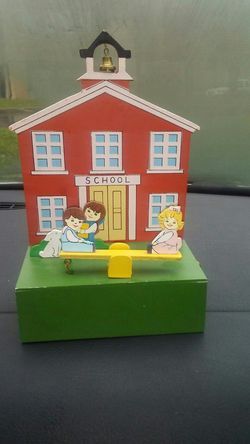 Cute wooden waccamaw music box