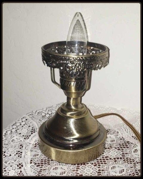 VINTAGE ORNATE MID CENTURY BRASS METAL FILIGREE VICTORIAN SIDE TABLE LAMP BASE