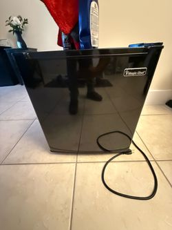 Mini fridge