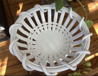 White Ceramic Woven Bowl Basket Studio Nova Portugal 12”– Fruit Bowl / Centerpiece – New”