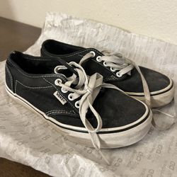Vans Authentic 6 Women’s Black Lace Up