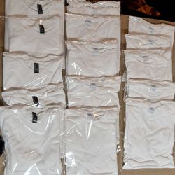 WHITE AND BLACK TSHIRTS ALL SIZES 5$