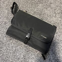Skip Hop Pronto Diaper Clutch Changing Station