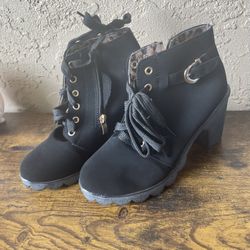 black and leopard heel boots 