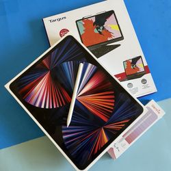 Apple iPad Pro 12.9” 5th Generation (2021 - M1 Chip) 2TB With Pen & Keyboard Case 