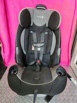 Safety 1st CARSEAT [ needs clean] Selling As Is  - PRICE IS FIRM -